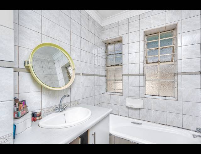 4 BEDROOM FREEHOLD FOR SALE IN BRAMLEY